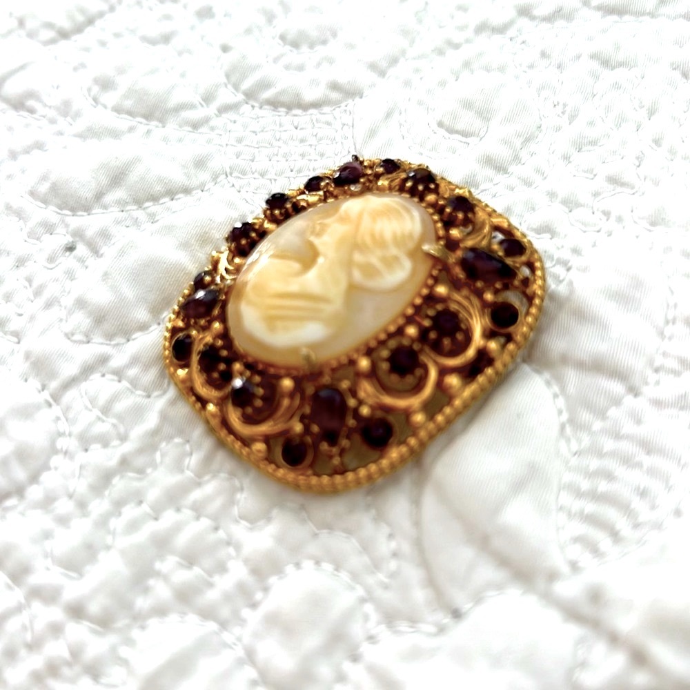 Florenza antique cameo brooch